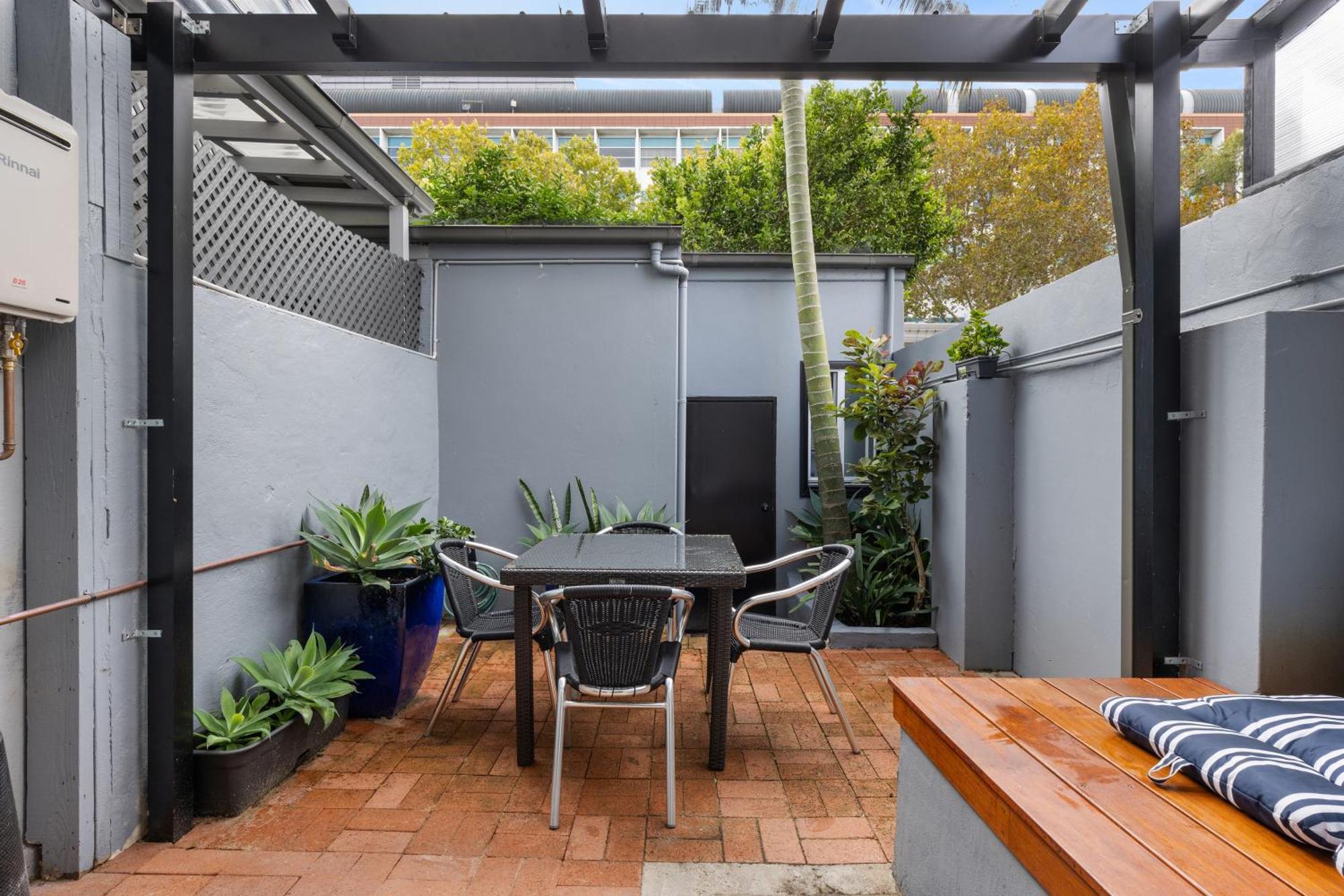 Holiday home Garden 2br2ba House Near Icc By Palm&vine